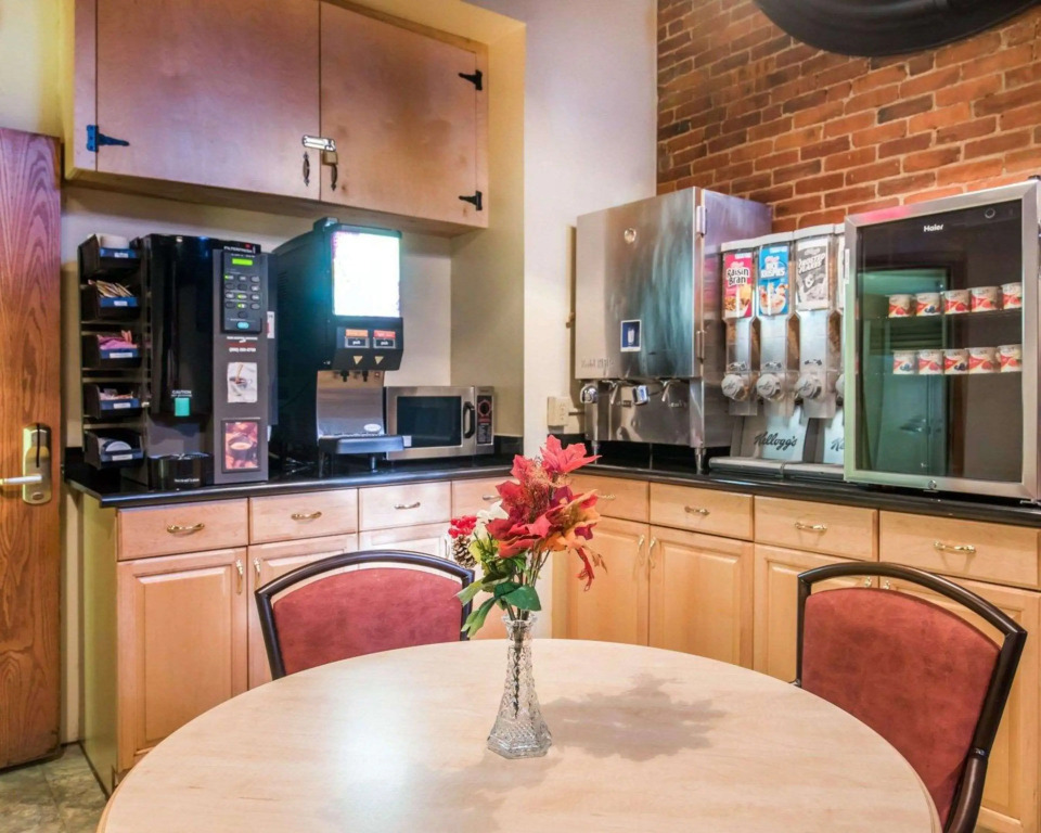 Econo Lodge Manchester
