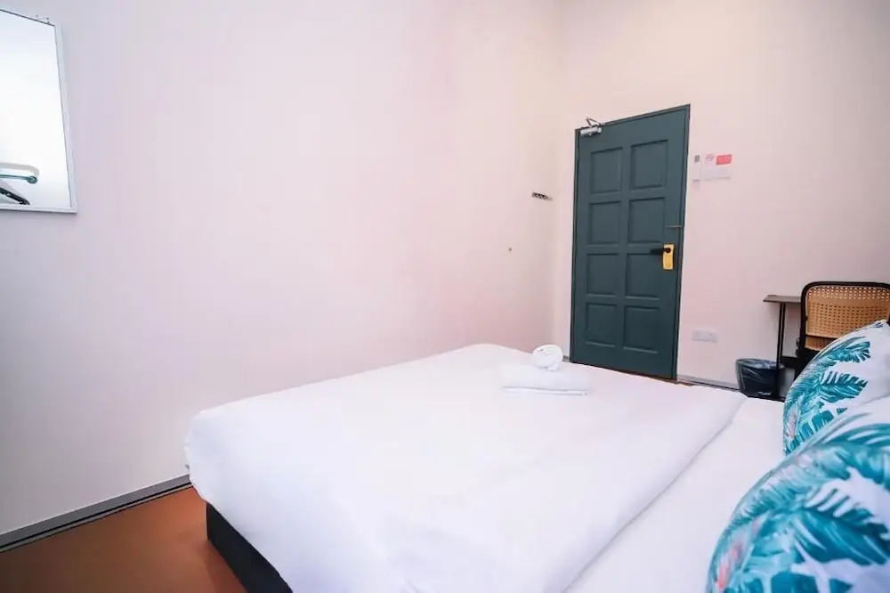 Swing & Pillows - 75 Chulia St, Georgetown Penang
