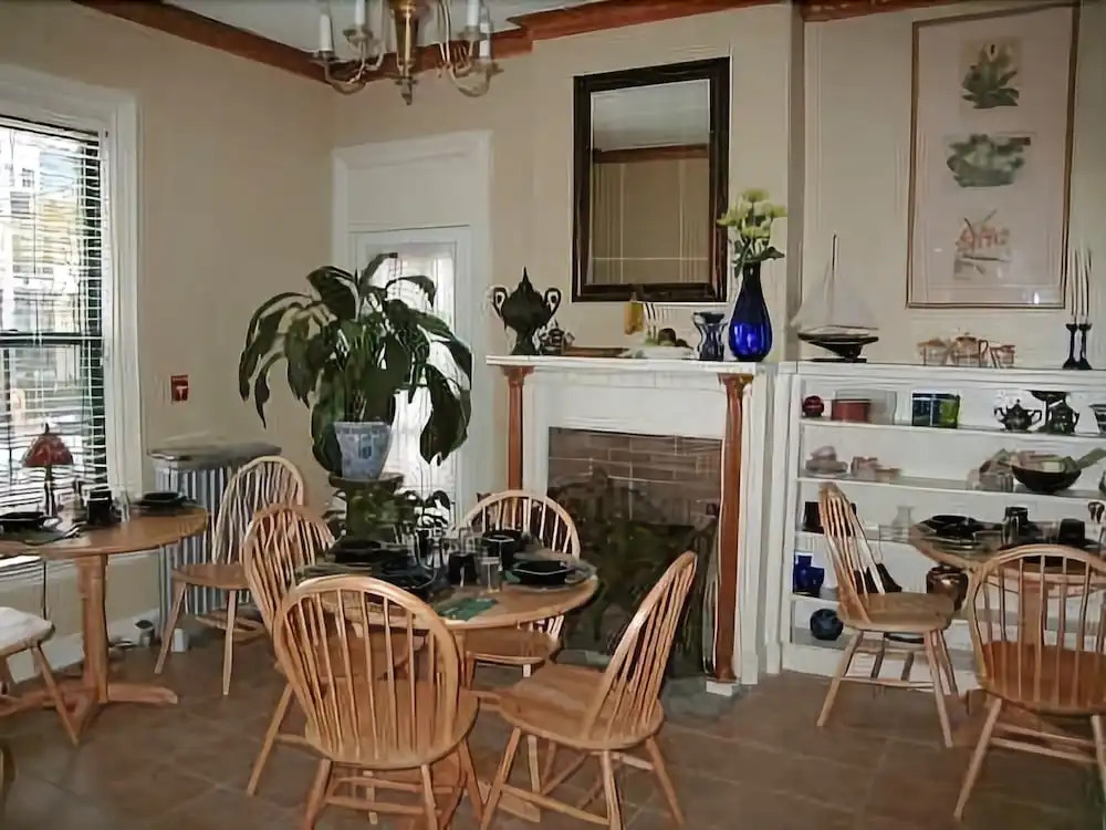 Morrill Mansion Bed & Breakfast