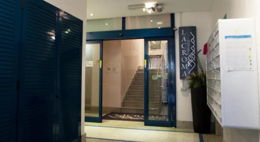 Lacroma Aparthotel
