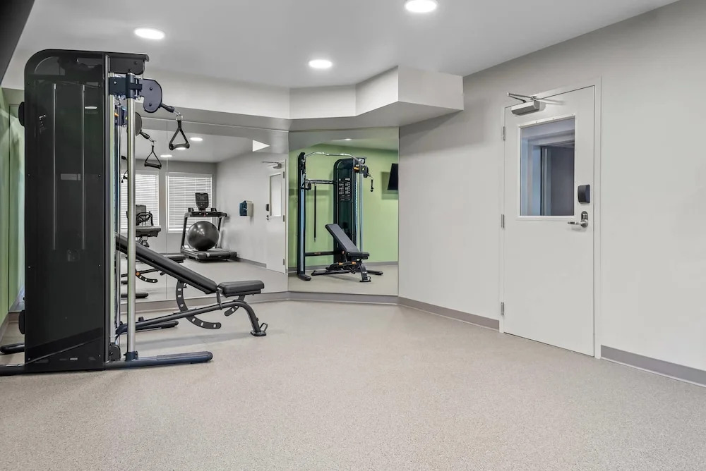 Woodspring Suites Lancaster North