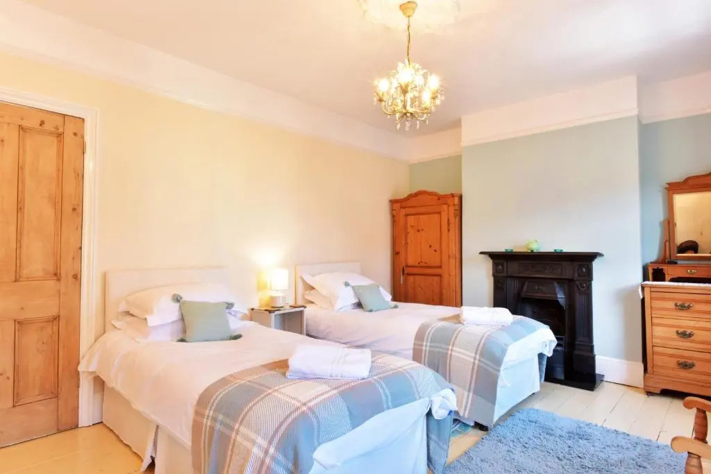 Bellevue Road - Stunning 3 storey home only a stones throw away from the beach