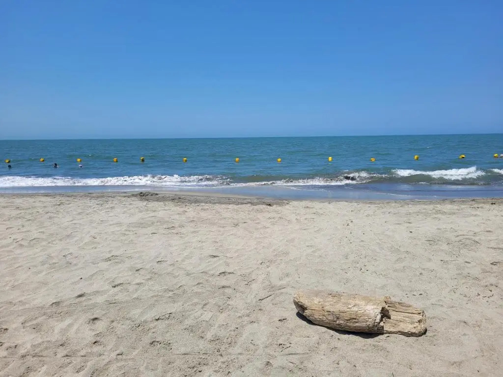 Apartamento duplex frente al mar con playa privada