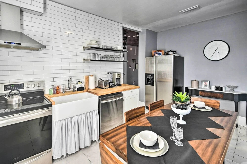 Downtown Daytona Beach Home: Walk to Halifax River