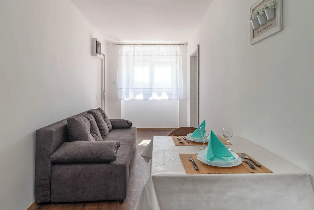 Seafront Apartment Sanja