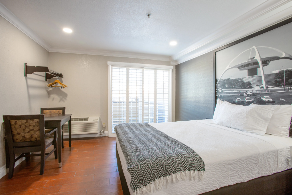 Elev8 Hotel Los Angeles, LAX