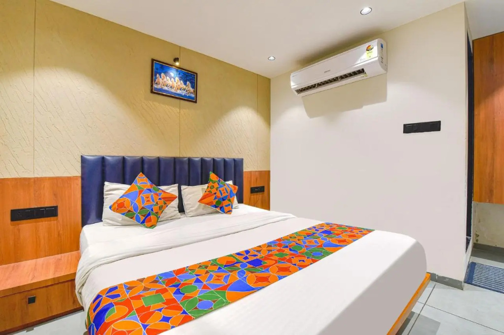 Fabhotel Udhna Inn