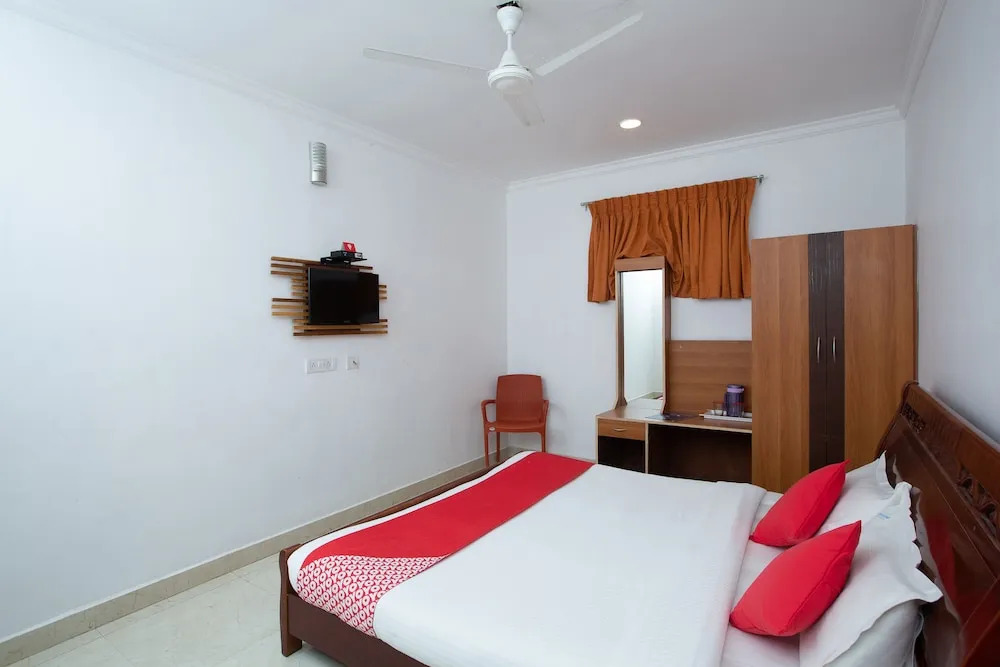 OYO 26947 The Lavish