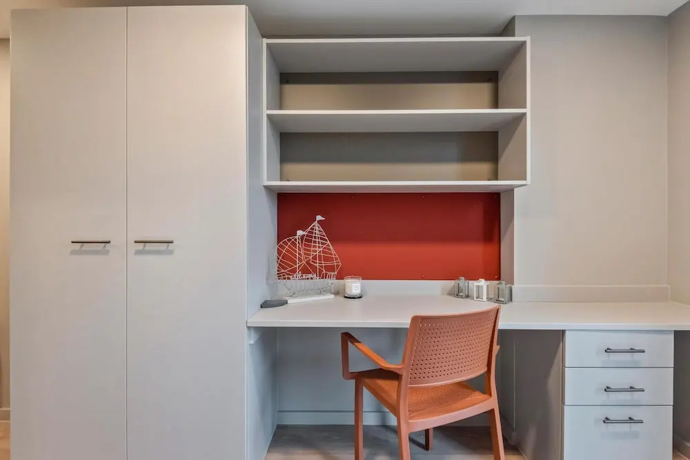 Amazing Location! 6BR Liverpool Apt - Sleeps 6