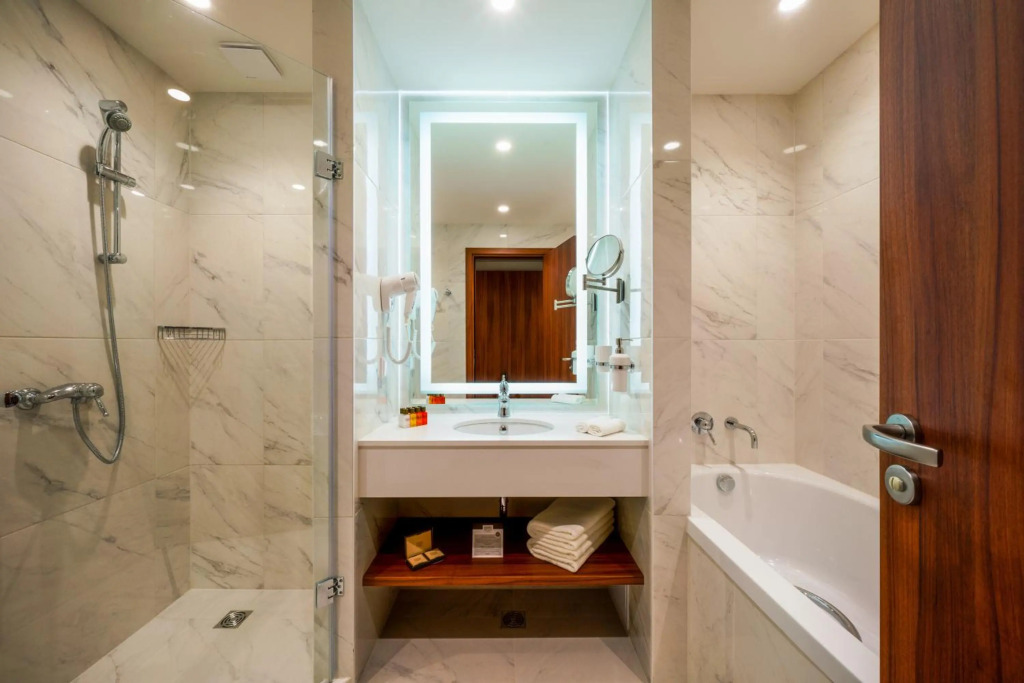 Astor Garden Hotel