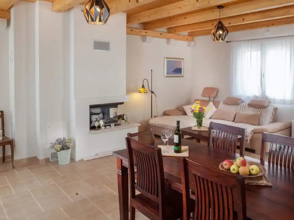 Luxurious Holiday Home in Makarska with Hot Tub
