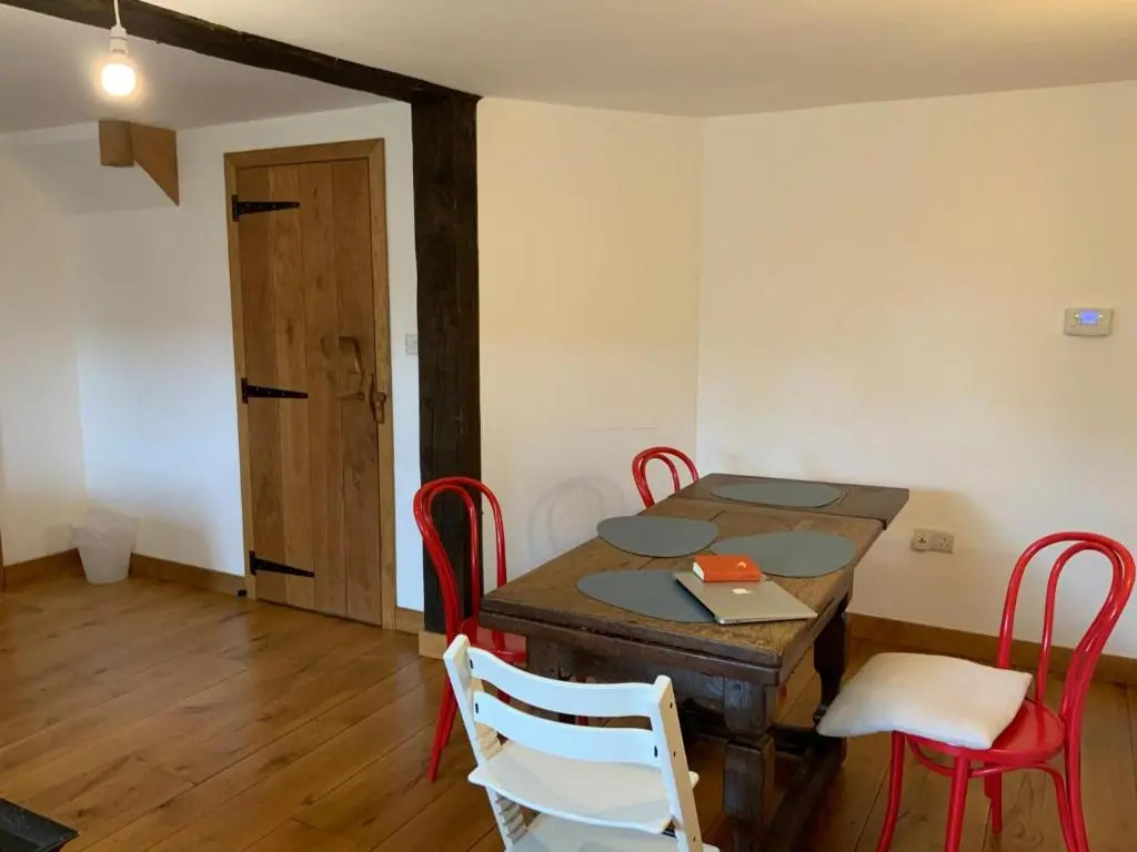 Delightful 4BD Home Full of Flair Edenbridge Kent