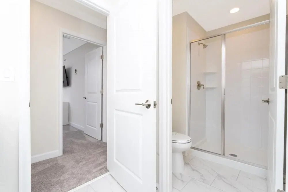 Gorgeous Four Bedroom w Screened Pool Close to Disney 1224