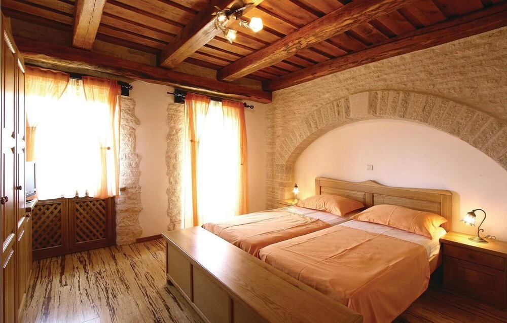 Nice Home in Baderna With Wifi and 2 Bedrooms