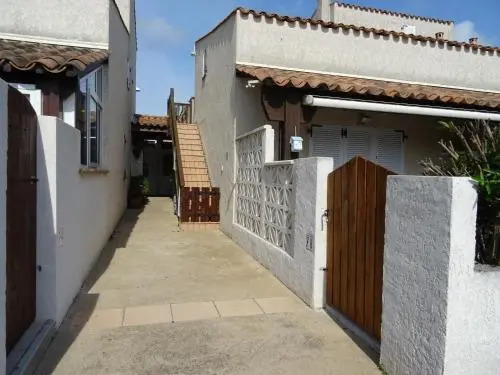 Languedoc Immobilier Villa Duplex Jardinet Piscine Plage - Hb278