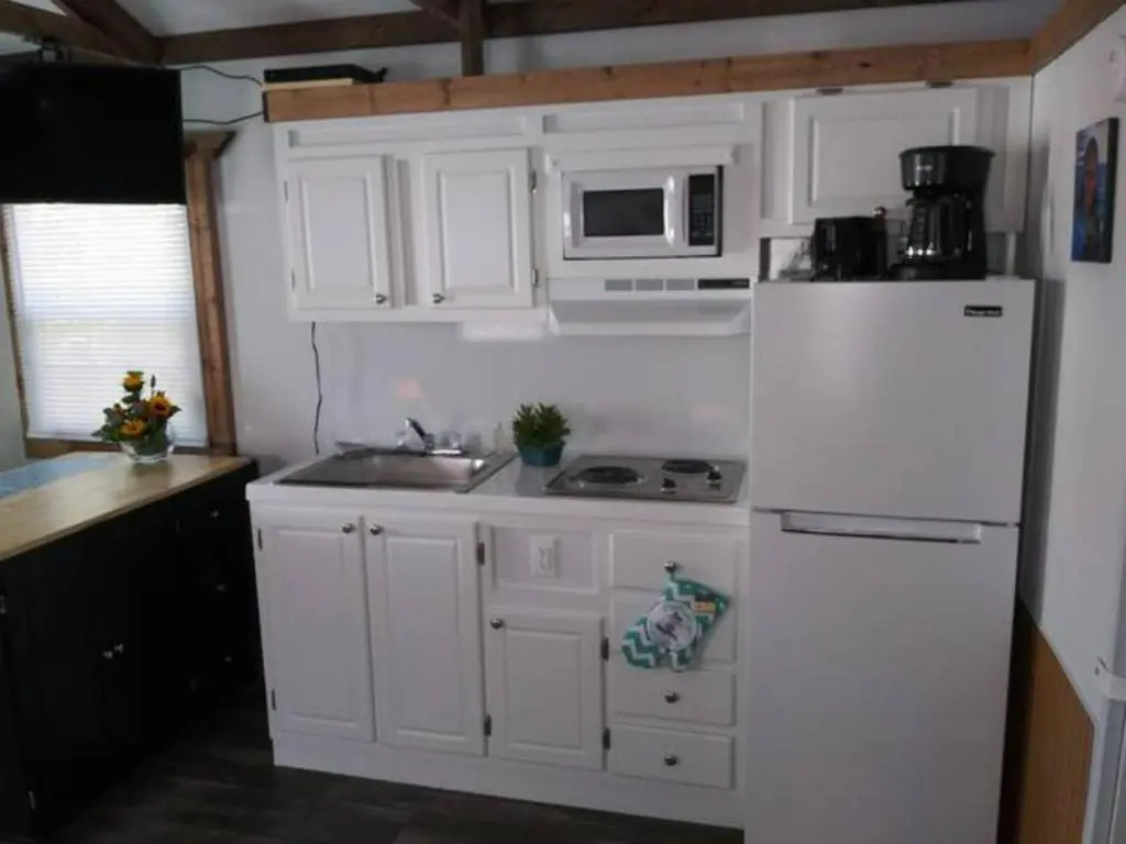 Aqua Lodges At Hurricane Hole Marina