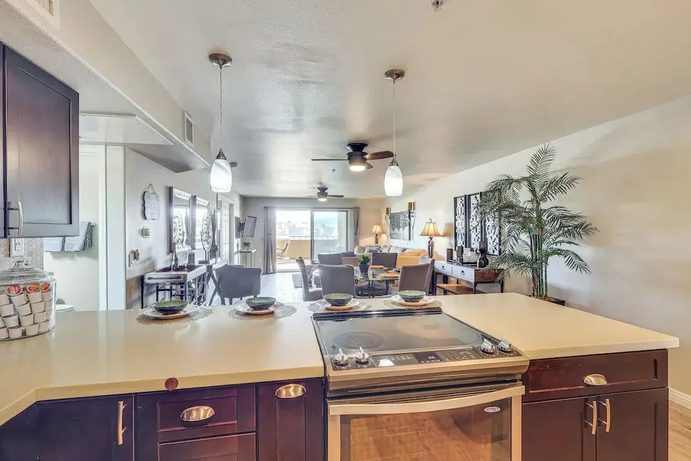 Walkable Waterfront Oasis w/ London Bridge Views!