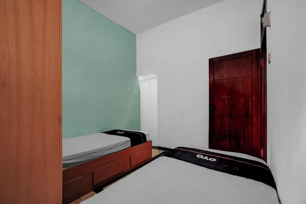 OYO 95035 Harmony Guest House Syariah Sawojajar
