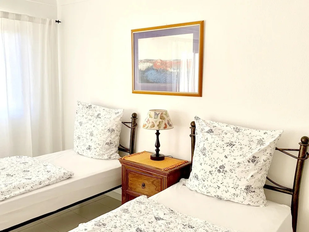 Apartment With 2 Bedrooms in Carvoeiro, With Shared Pool, Enclosed Garden and Wifi - 500 m From the Beach