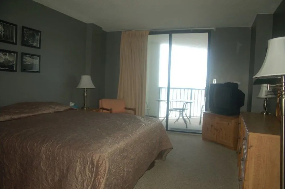Crescent Sands at CB, Unit 4-L - 3 Br Condo
