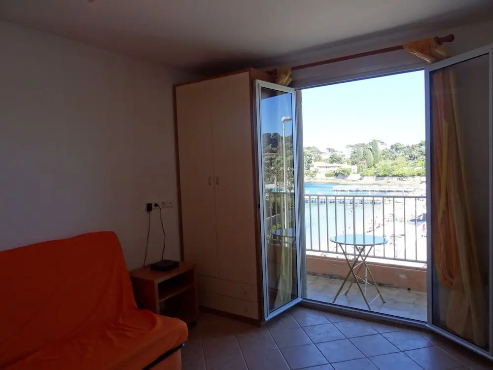 Waterfront Apartment Cap d'Antibes