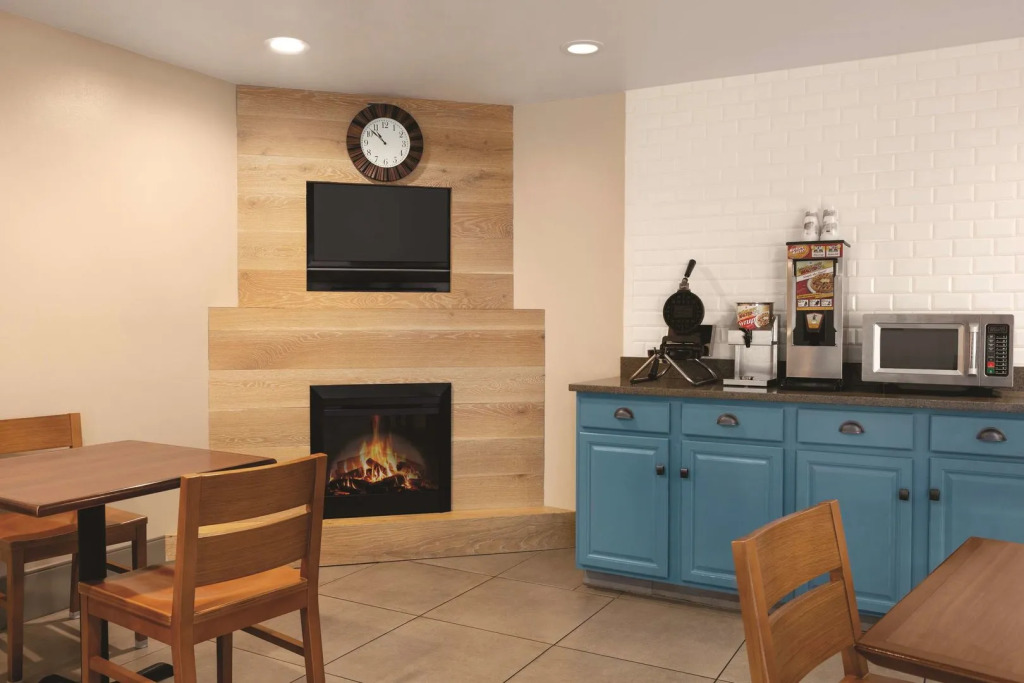 Country Inn & Suites by Radisson, Georgetown, KY