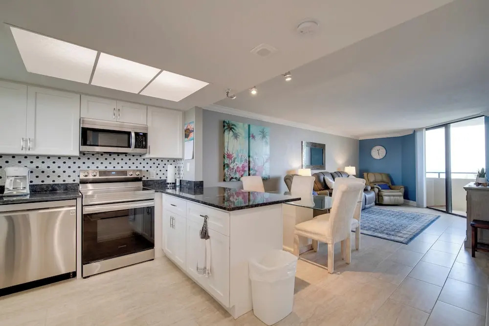 Remarkable Hudson Condo w/ Coastal Views!