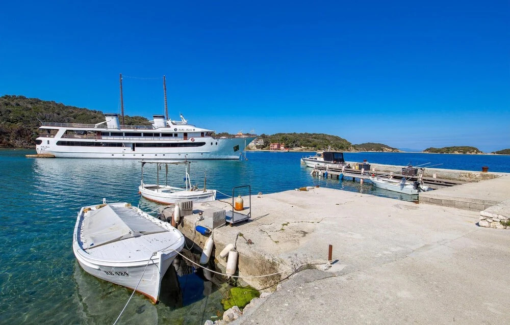 Awesome Apartment in Supetarska Draga With Wifi and 2 Bedrooms