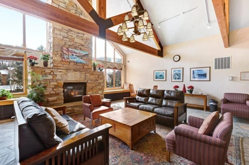 Studio Colorado Vacation Rental Located Near River Run Village With Hot Tub And Pool Access