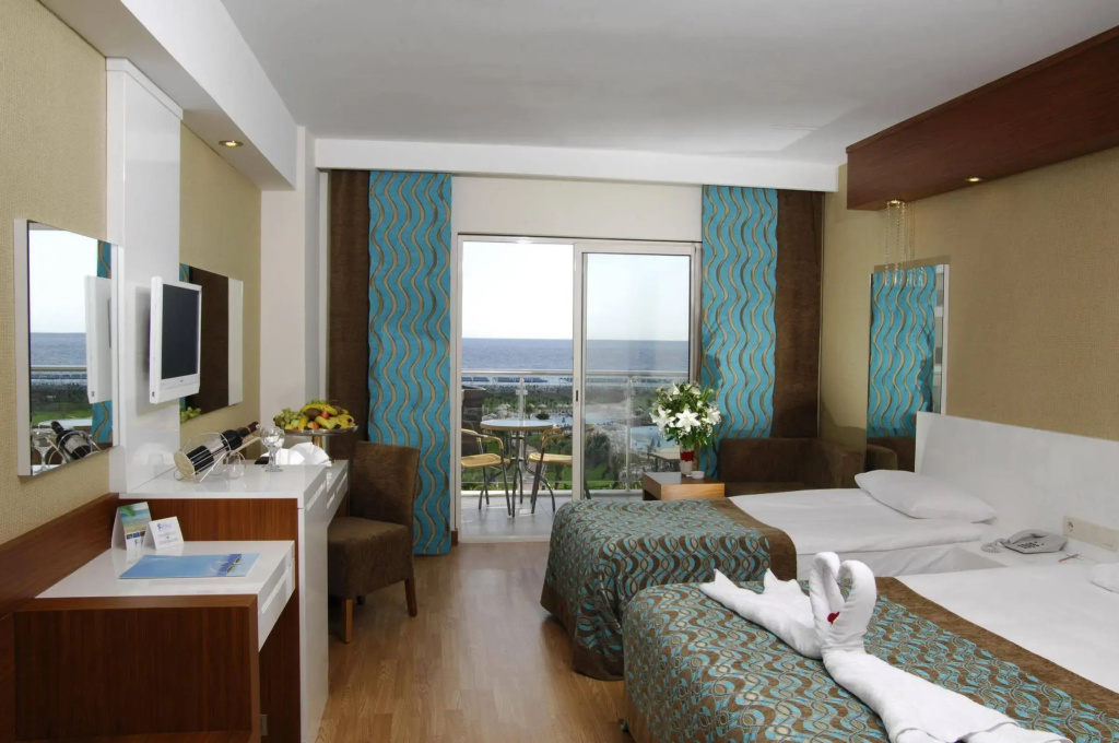 Seaden Sea World Resort & Spa