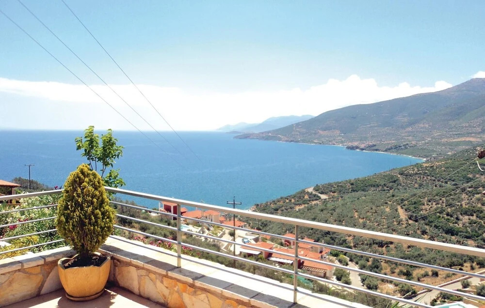 4 Bedroom Beautiful Home In Xyropigado