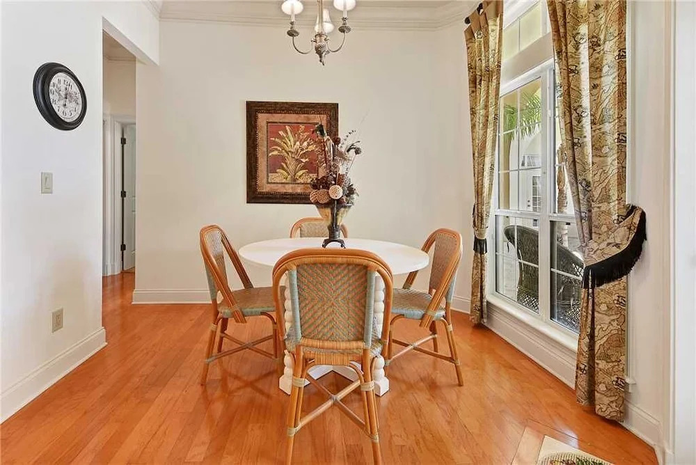 Royal Swan - Three Bedroom Home