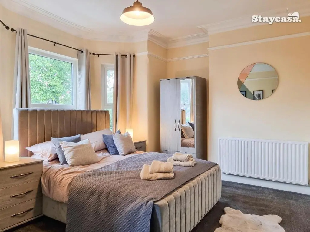Marvellous 5 bed Perfect for Family or Contractor
