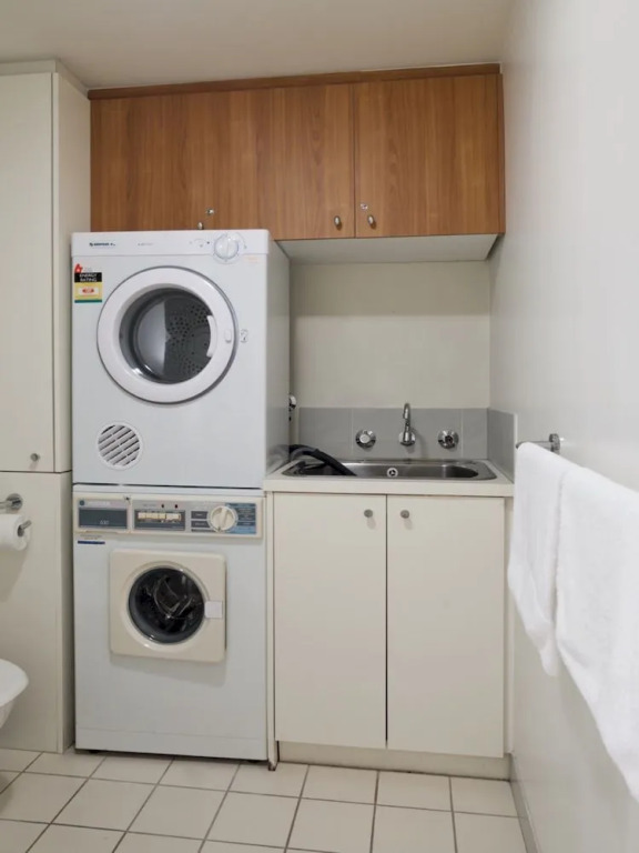Catani 3 - StayCentral