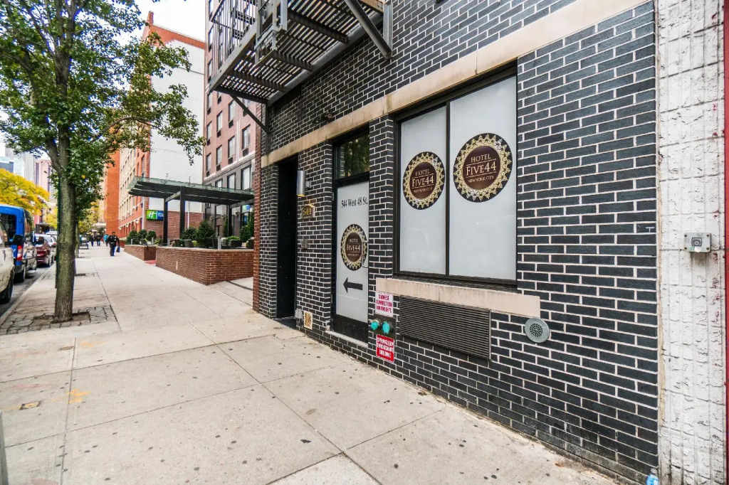 Hotel Five44