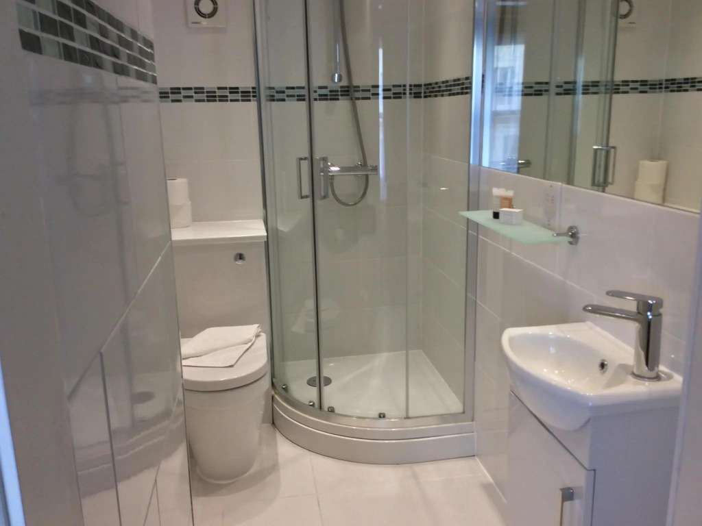 Reem Hotel