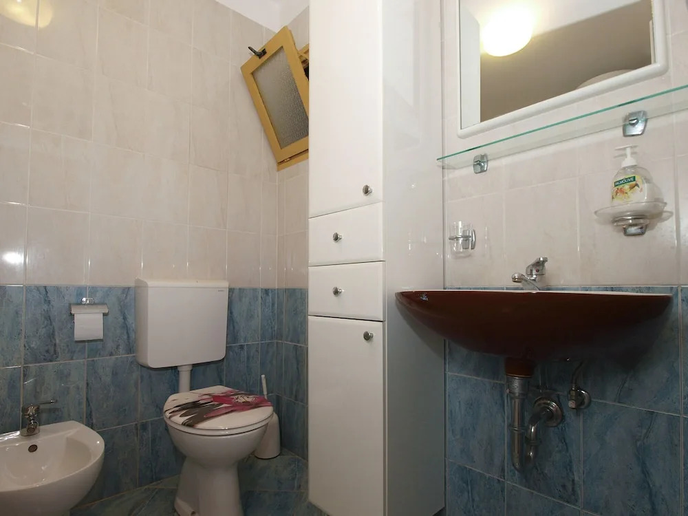 Apartment 1922