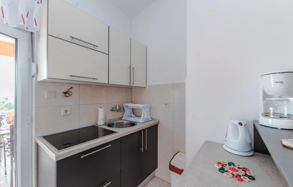 Stunning Apartment in Vir With 3 Bedrooms and Wifi