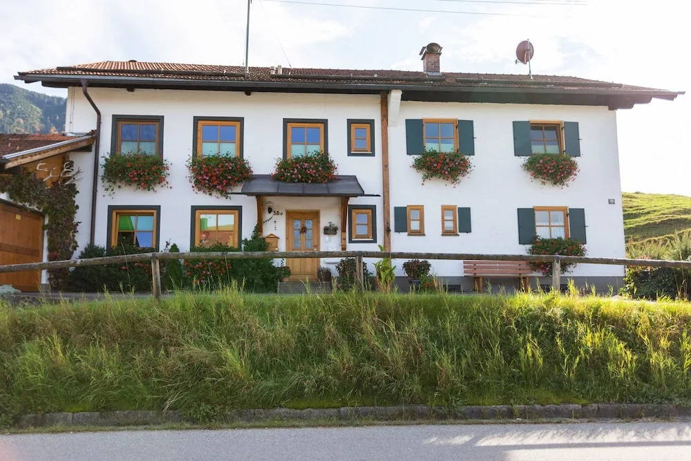 Alpenapartment mit Garten