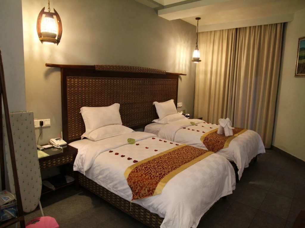 Serengeti Hotel