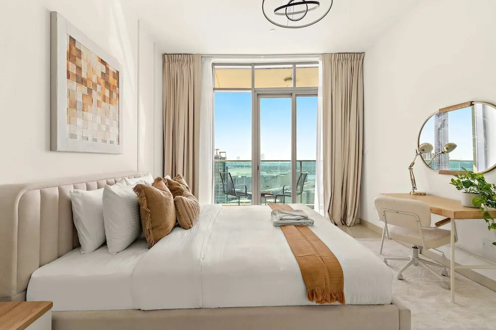 Silkhaus Exclusive 1BR Stay at Julphar Tower