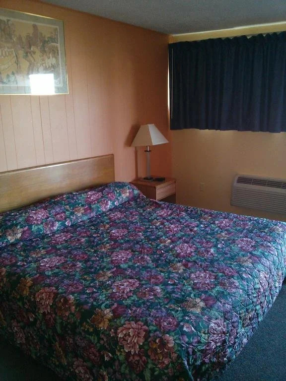Black Gold Motel