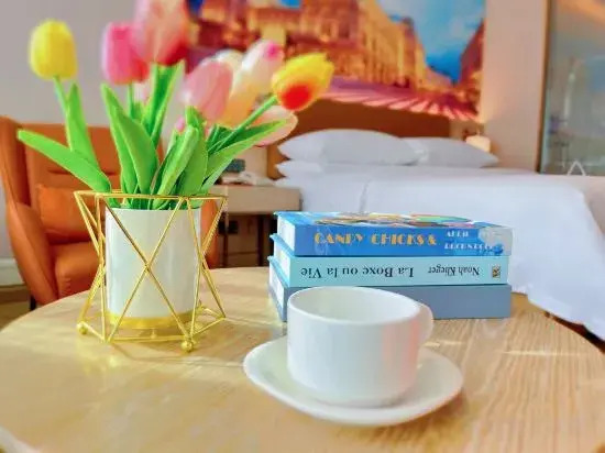 Vienna Hotel (Longhua Yicheng Center Sam Branch))