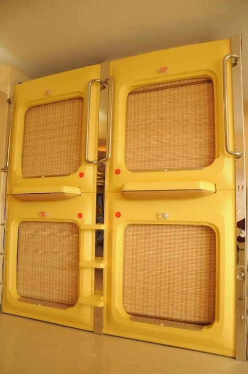Guiyang Simple Capsule Hotel
