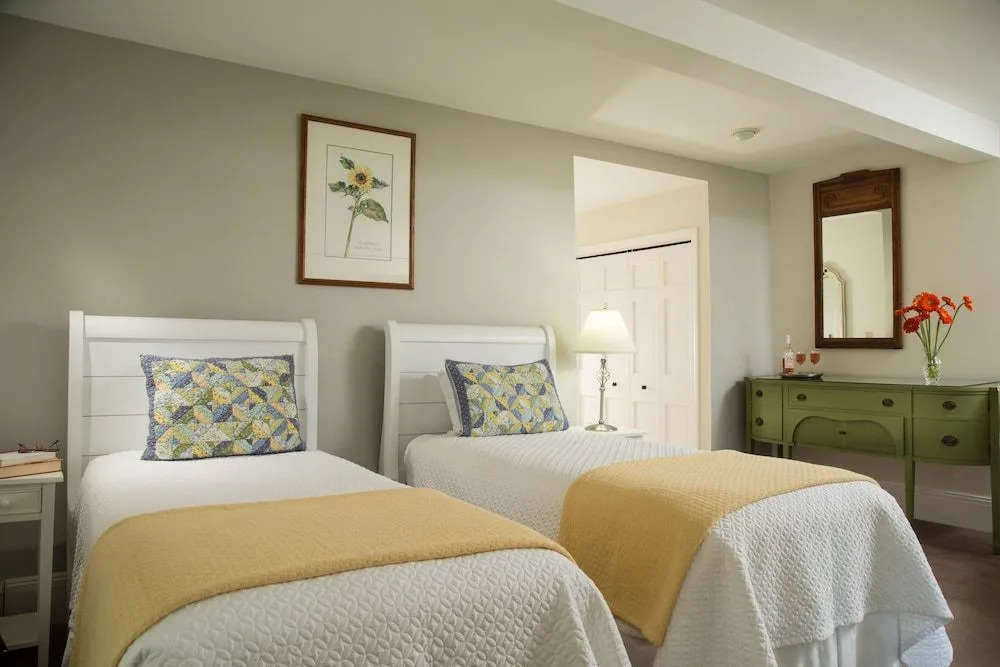 Camden Hawthorn Inn