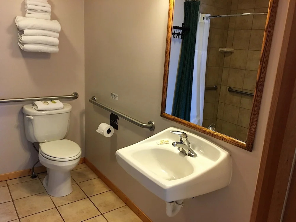 Tenderfoot Cabins & Motel
