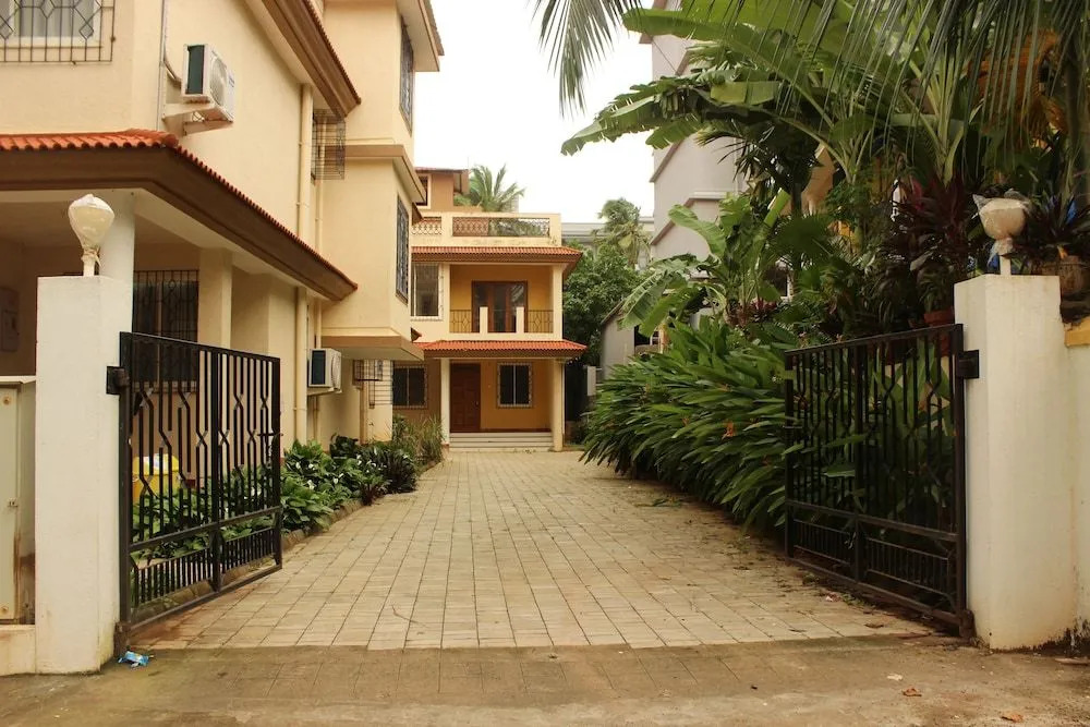 OYO 9218 Home Duplex 4 BHK Villa Candolim