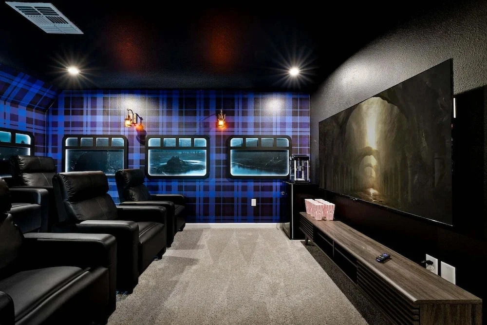 Orlando Oasis: Themed Rooms, Pool & Surf Simulator