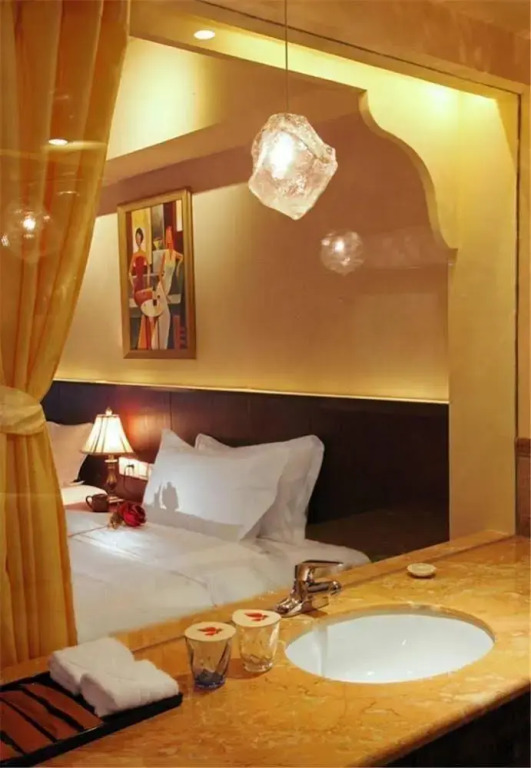 Chengdu Zifei Hotel