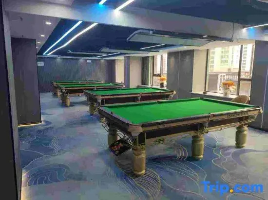 Huijianshang Hotel (Wuhu High-Speed Railway Station Zhongyu Yijiangnan Strolling Street)